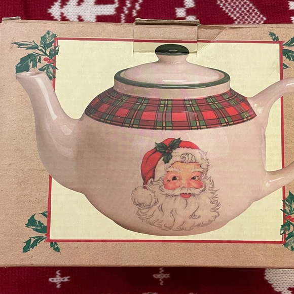 Cracker Barrel Christmas in the Woods Santa Teapot Collectors Item - Picture 5 of 9